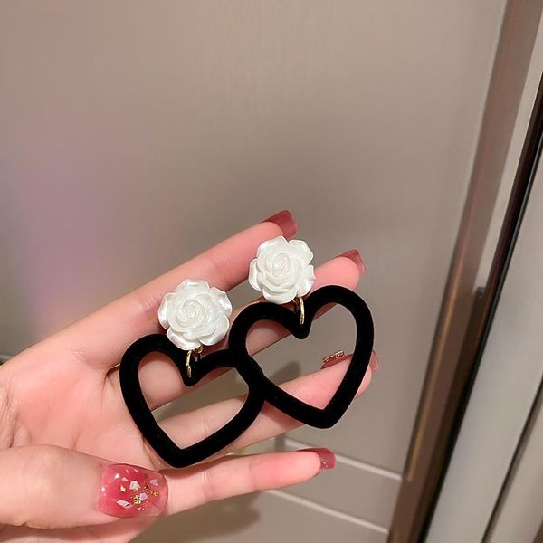 

stud design white flower black heart earrings, Golden;silver