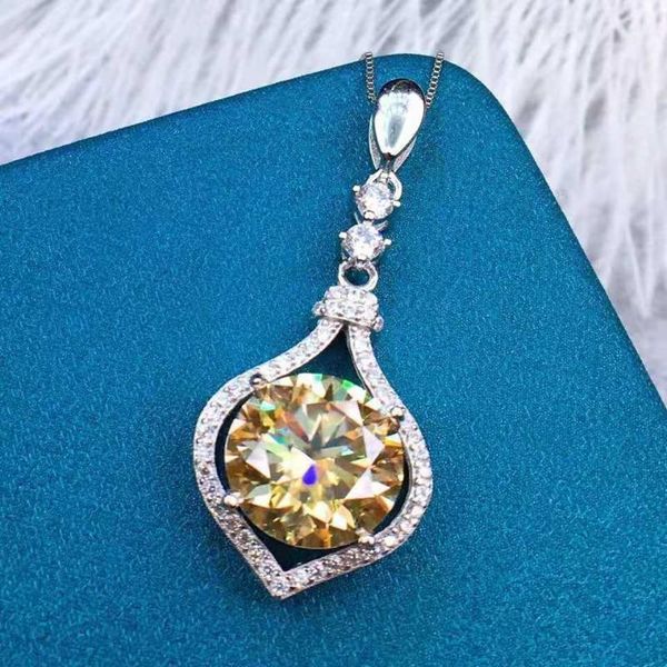 

chains niche design female necklace yellow moissanite pendant 6 fashion personality ins temperament clavicle chain jewelry, Silver