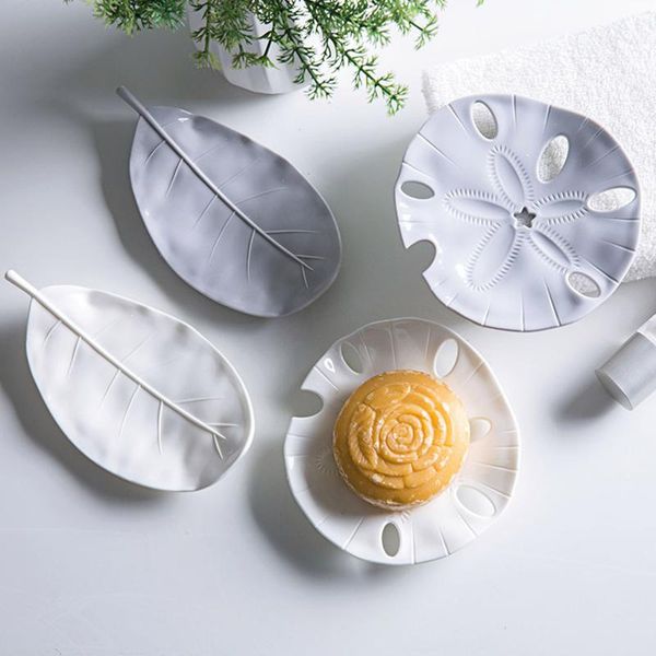 

1pc portable creative leaf shape soap dish box plastic drain rack soap storage holder container shelf bathroom shower plate tray