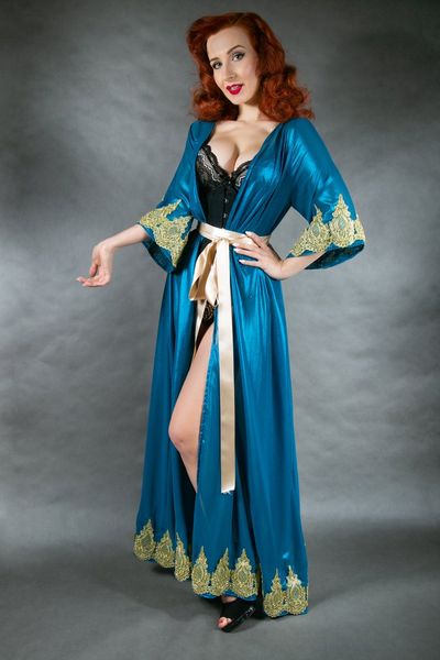Royal Blue Noiva Sleepwear Vestes com Cinto Silk Silk Cetim Ouro Laço Personalizado Feito Mulheres Sleepwear Pijamas Formal Venda Quente