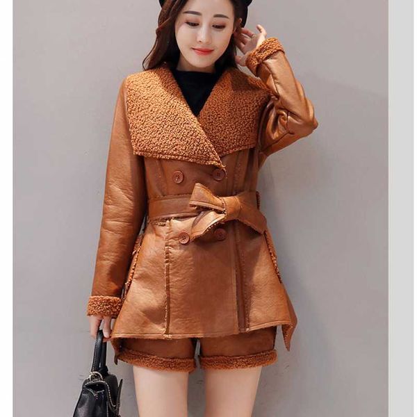 

autumn casual fashion leather lamb hair women's long-sleeved solid color large size jacket and shorts two-piece suit 210601, White