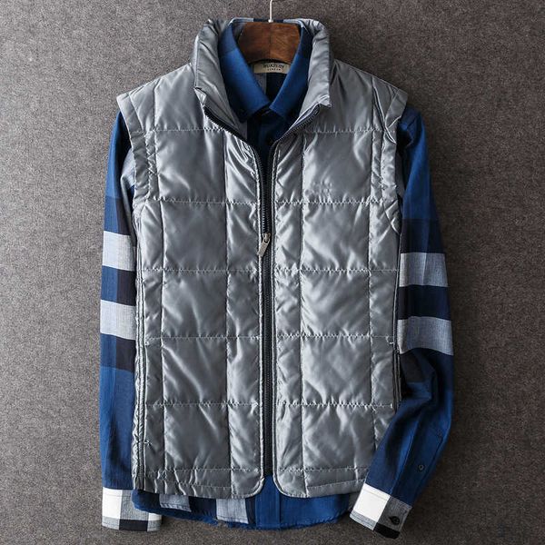 

thin warm casual fashion british men's white down vest, Black;white