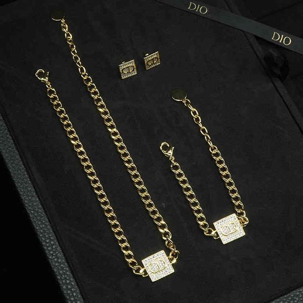 

70% off square letter full diamond temperament sense fashion women's set, Golden;silver