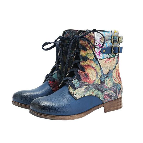 

boots in the winter of 2021, plum-size women's shoes for foreign trade, british style flower, round head, square heel and fash, Black