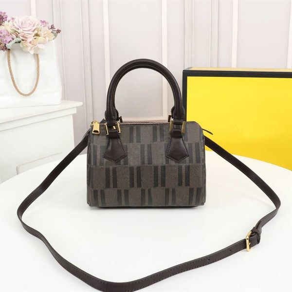 

2021 retro fun pillow bag practical large capacity urban business style handbag