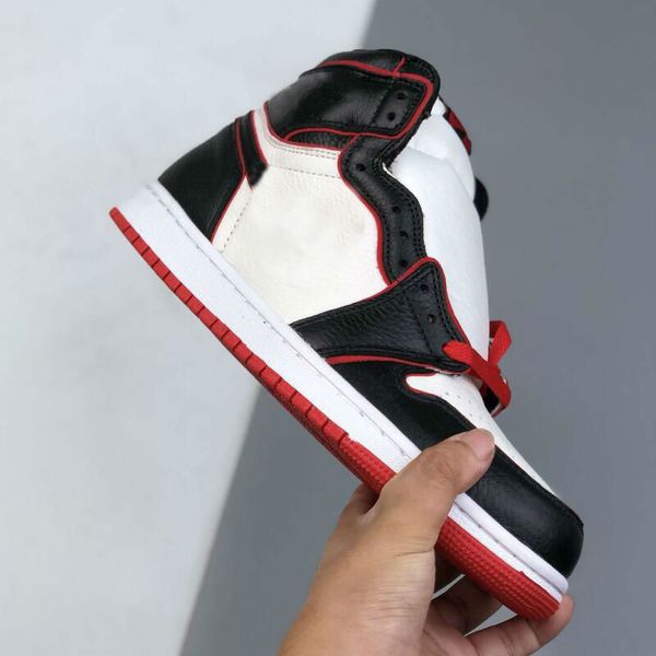 

1 high 1s bloodline black red white women men basketbal shoes outdoor sports sneakers mens trainers, White;red