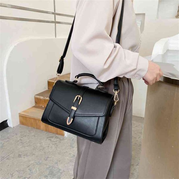 

2021 new fashion women's trend one shoulder diagonal bag korean version simple texture boston handbag