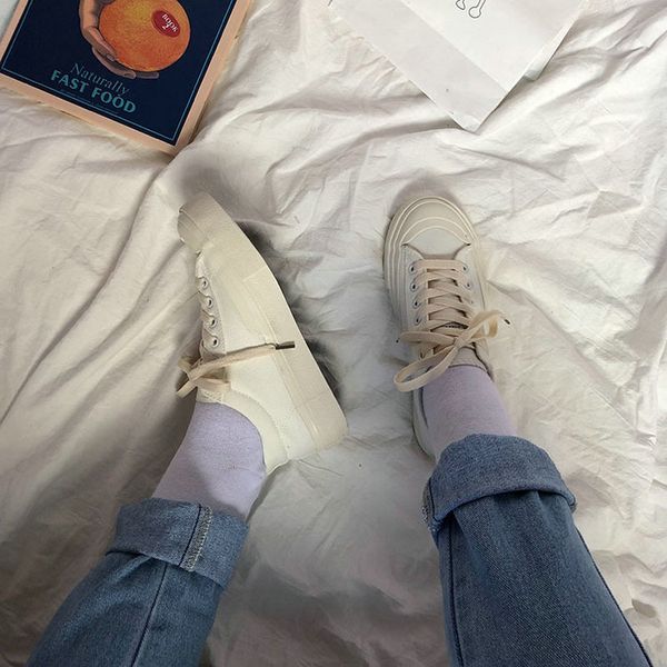 

class woman canvas shoes 2020 new female summer breathable lace-up casual flat trainers women vulcanize shoes white black