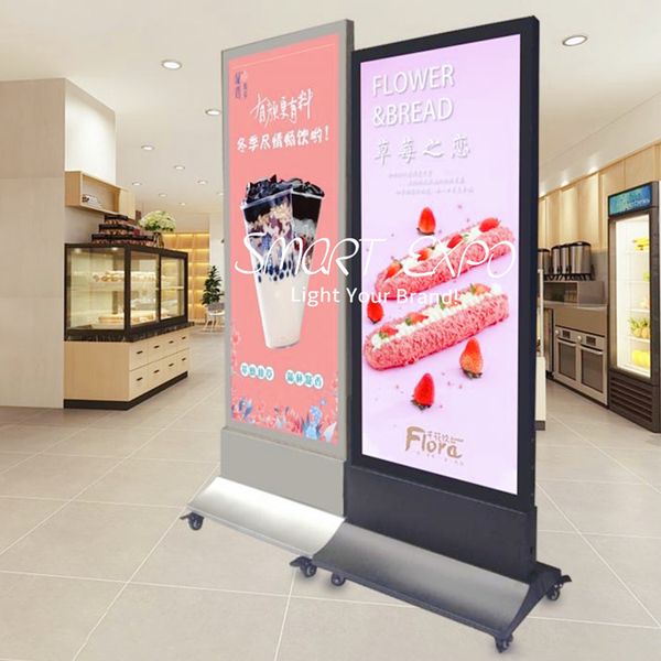 Espositore da pavimento per negozio Display pubblicitario per poster doppio Pannello per scatola luminosa mobile con ruote di base Imballaggio in cassa di legno (80 * 150 cm)