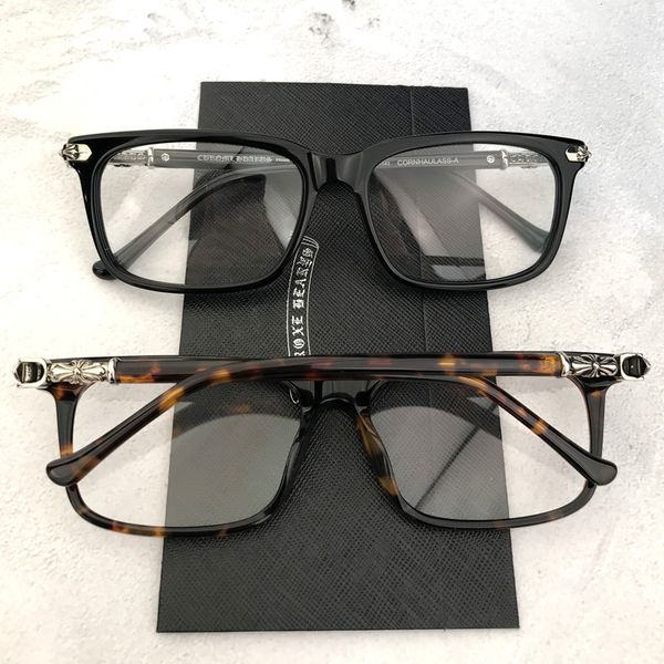 

cornhaulass-a large frame, White;black