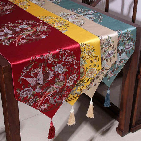 Runner da tavolo in stile cinese classico con uccelli e fiori Decorazione bandiera da tavolo con ricamo rosso per la festa nuziale con nappe 211117