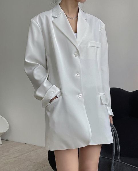 

woman white classic oversized ciscos jacket, White;black