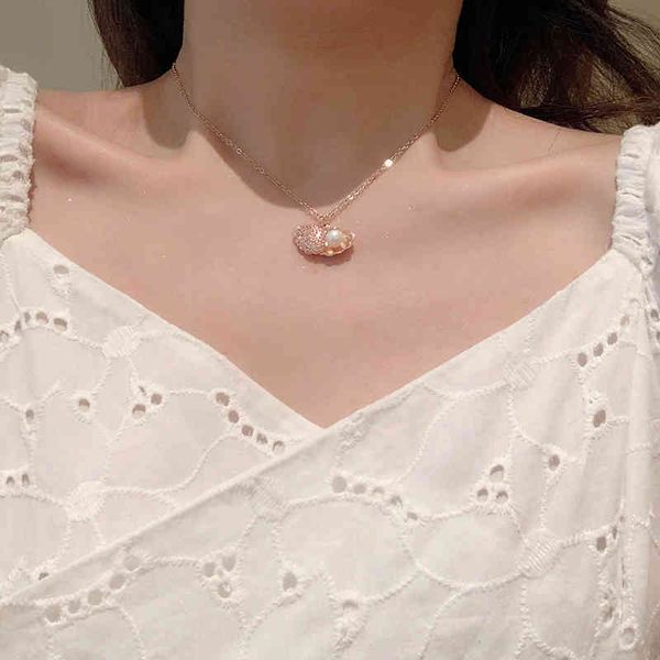 

light luxury high-grade fan-shaped shell pearl necklace for women ins special-interest design simple graceful online influencer, Silver