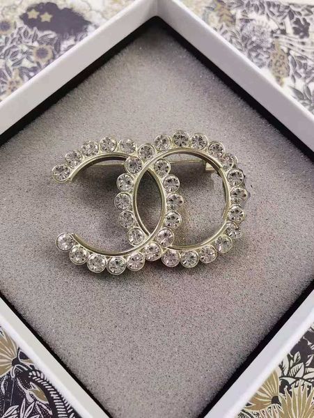 

xiangjia 2021 new fashion diamond brooch, Gray