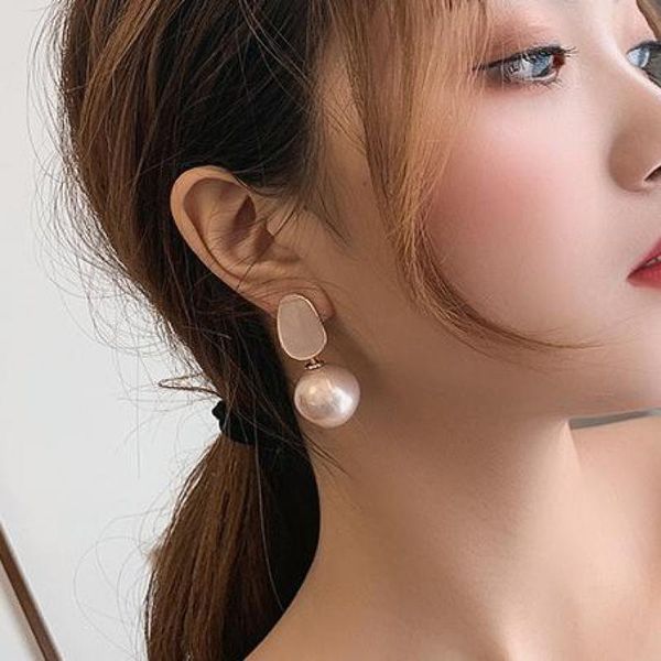 

Stud Exquisite Pearl Earrings Noble Korean Atmospheric For Women Earing White Black Pink Gray Earings SCF227, Golden;silver