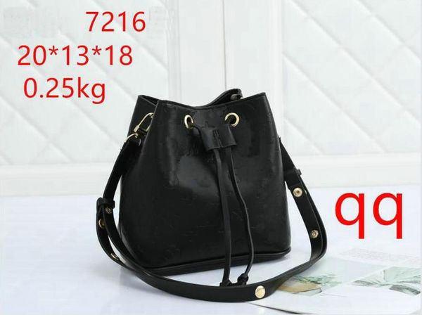 

famous women fashion handbags shoulder bags cross body clutch bag bucket plain leather string interior zipper pocket casual drawstring 20x8