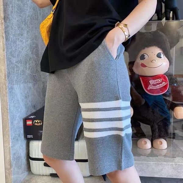 

tb waffle four bar shorts beach loose pants live broadcast, Black;white