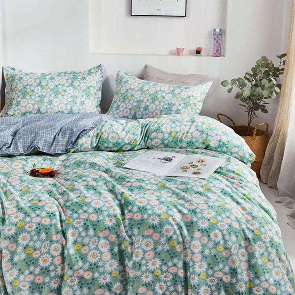 

four pieces of aloe wool and cotton for students