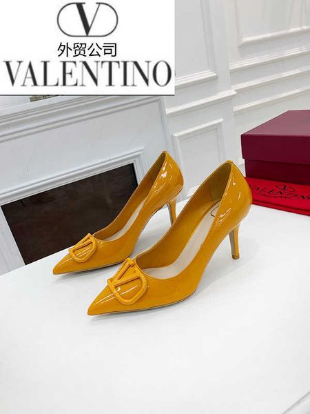 

pumps men designer slides luxury women high mules heels sandals loafers slippers ballerinas sneakers dress shoes mo51, Black;white