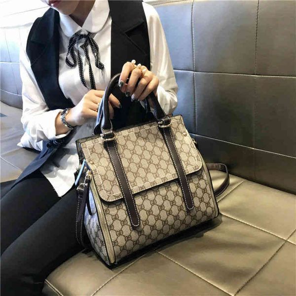 

2022 factory wholesale brand leather women's bag high-grade high-capacity handbag simple and versatile printed single shoulder messenge