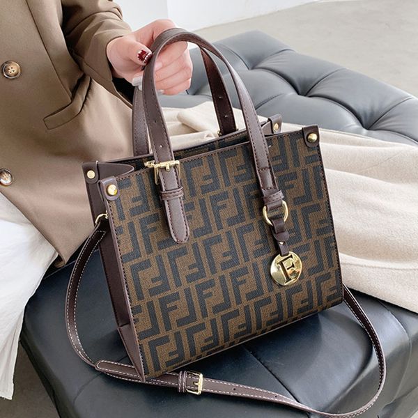 

luxury handbags large capacity women's 2021 winter new fashion portable tote bag single shoulder broadband messenger bag