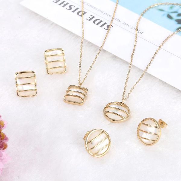 

pendant necklaces natural pearl necklace french retro titanium steel round rectangular inlaid shell versatile for women, Silver