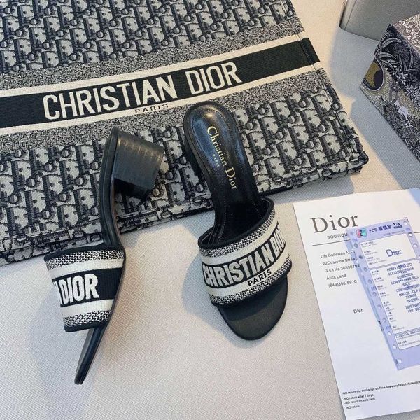 

d-letter embroidered thick heeled slippers women's leather versatile middle heeled slippers 1[finished on june 13] ysj, Black