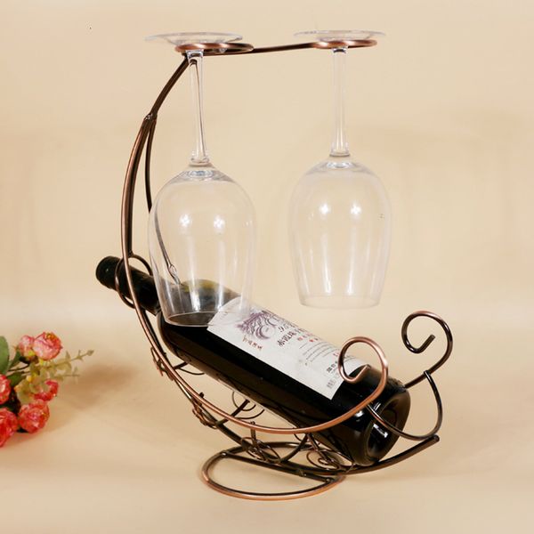 

2021 new creative glass support rubber metal hanging pirate ship form wine holder house decoration supply bar fti8