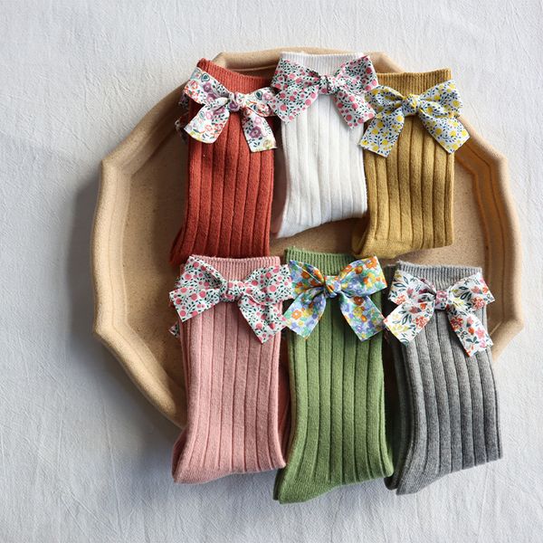 Calzini caldi delle ragazze di Bowknot Fiocchi di fiori Baby Princess Bowknot Calzino al ginocchio Calzini lunghi morbidi per ragazze Stripped Children Footsocks Abbigliamento per bambini T500480