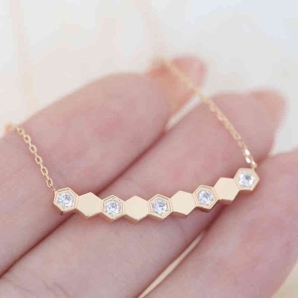 

the new v gold niche design exquisite pendant clavicle chain simple and versatile non fading honeycomb necklace female, Silver
