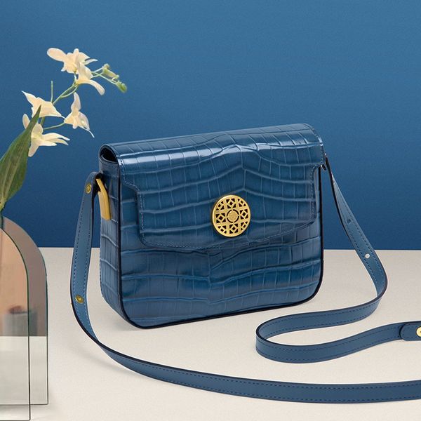 

niche design 2021 new bag messenger leather fashion shoulder bag female summer