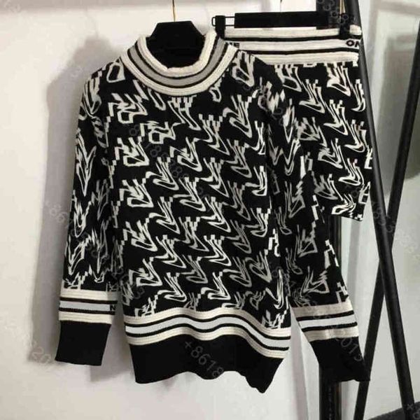 

designer women clothing wool knit hoodie sweater dress set bust wrap skirt round neck pullover letter jacquard super elastic tech fleece tra, White