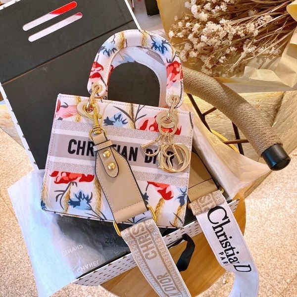 

new princess in spring and summer, carrying shoulder back, net red zly bags