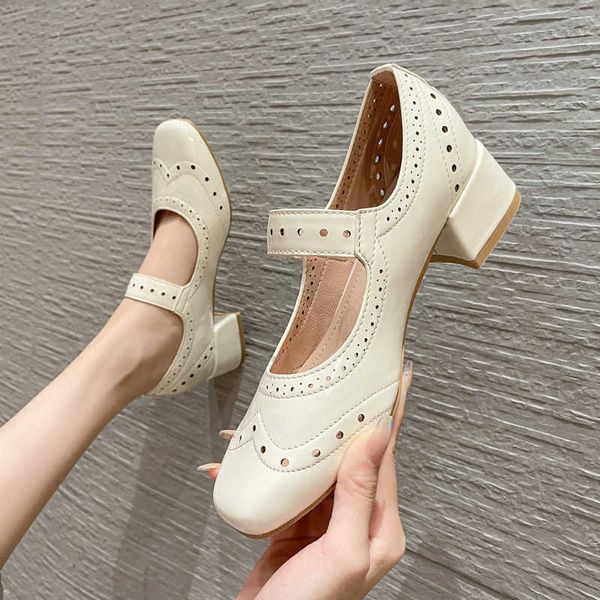 

2021 autumn women's sho with square head hollowed out middle heel one pedal thick lefu fashion