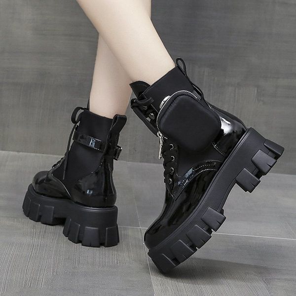 

pocket wallet thick bottom motorcycle short women's 2021 autumn and winter british large muffin bag fashion martin boots, Black