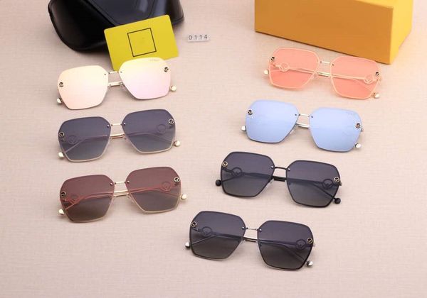 

2020 new fashion classic attitude sunglasses square metal frame vintage style outdoor design classical model 6 colors with box ing, White;black