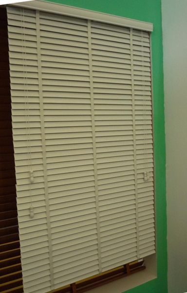 

blinds 25mm 100% wooden with steel high hedrail and bottomrail