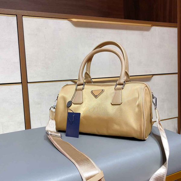 

2021 wholesale designers women casual sport crossbody bags handbag luxurys elements simple appearance classic fashion apricot