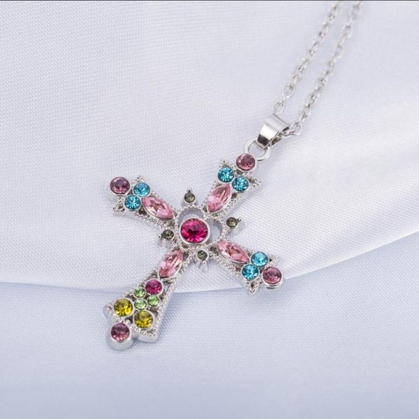 

chains 2021 european american fashion y2k bohemian style crystal diamond color cross pendant girls clavicle necklace female jewelry, Silver