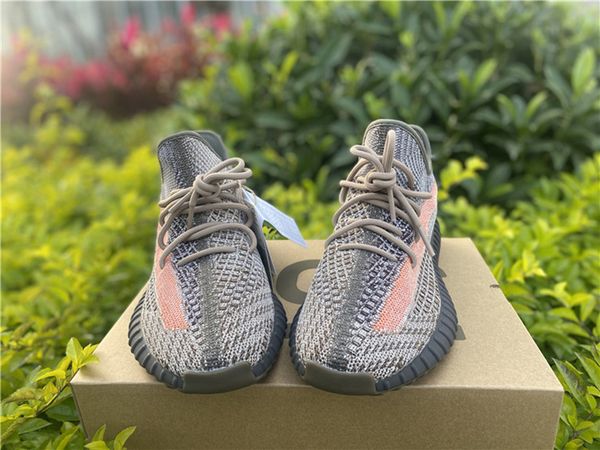 

2021 kanye west v2 ash stone running shoes man woman outdoor shoes sports sneakers des chaussures with box fz0089 size 36-46.5
