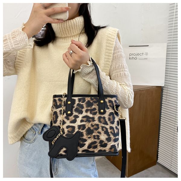 

net red jacquard handbag version single shoulder messenger tote bag