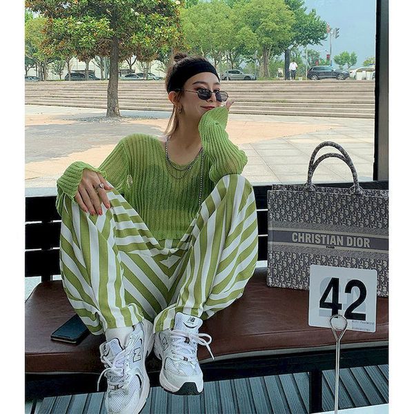 

2021 new female perspective sunscreen nightgown + vertical nine-point stripes carrot pants western women's suit t6vz, Gray