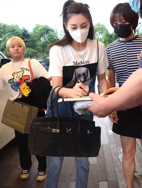 

cross arm kelly canvas bag with one shoulder and large capacity