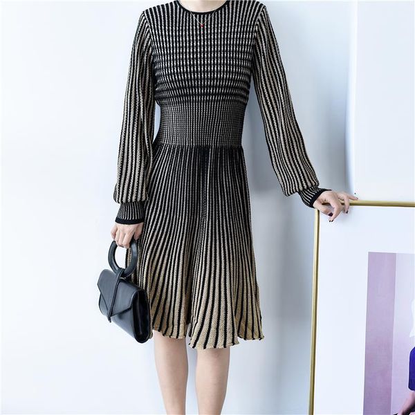 

2021 new autumn wool knitted dress round neck waist, Black;gray