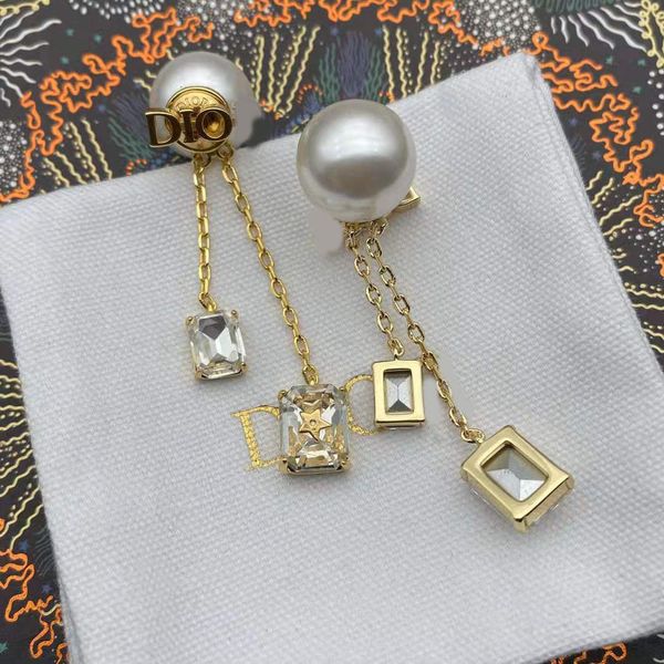 

female brass letter tassel asymmetric pearl earrings qa6s, Golden