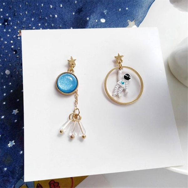 

stud fashion asymmetric astronauts earrings woman retro resin crystal contracted temperament for women jewelry, Golden;silver