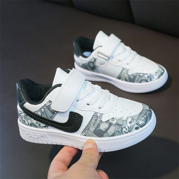 

2021 autumn new baby soft soled children's small white korean boys' and girls' fashion graffiti sports board shoes, Black