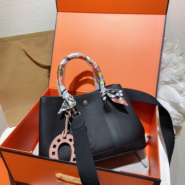 

new shoulder bags women handbag crossbody bag brands designer handbags flower printing bag purse size:30cm1, Black