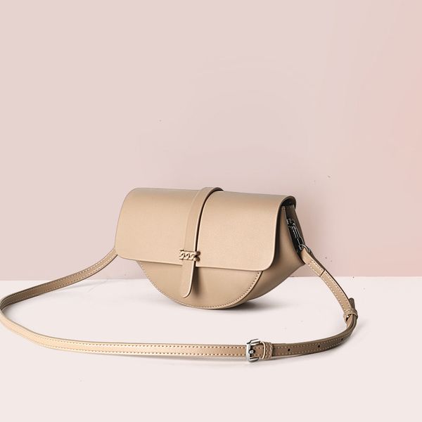 

design hand leather women's fashion simple niche magnetic buckle 2021 new saddle bag single shoulder messenger bag, Red;black