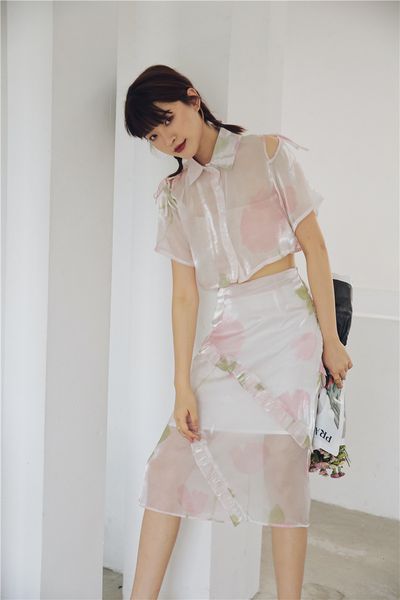 

2021 new summer mesh shirt short sleeve crop blouse women off shoulder button up designer light pink fashion vo2o, White